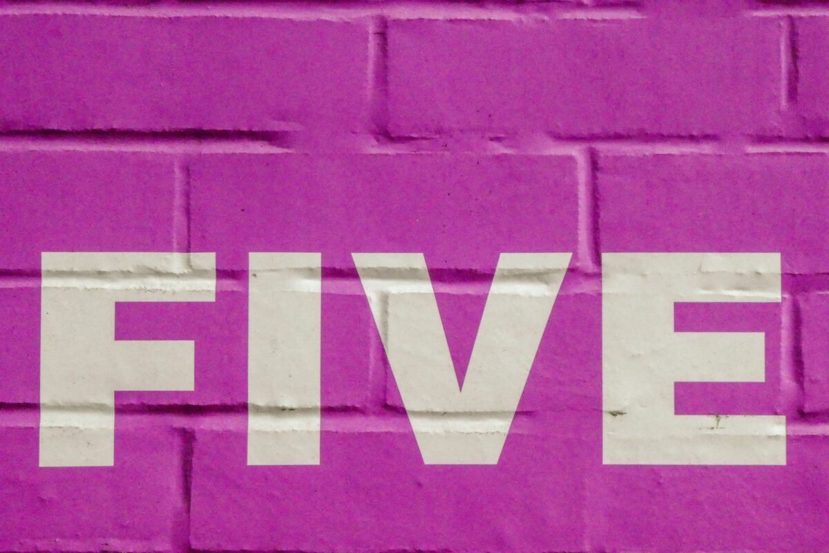 “Waarom teams vastlopen: de 5 frustraties van teamwork (Lencioni) én hoe je ze oplost” - Dare! - Brengt organisaties in beweging | Dare! Beweegt